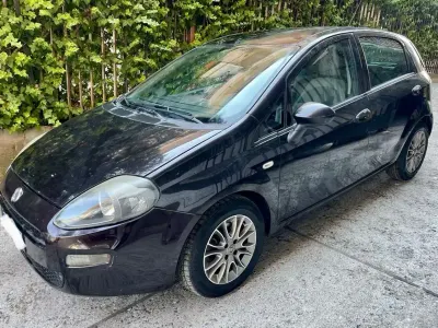 Usata Fiat Punto Lounge 95 CV (69 kW) 2012 Nero Utilitaria