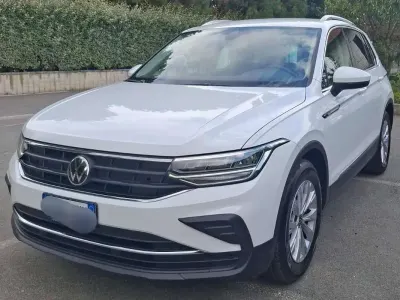 Usata VW Tiguan Life 131 CV (96 kW) 2023 Bianco SUV