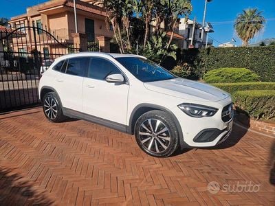 Usata Mercedes GLA200 150 CV (110 kW) 2022 Bianco SUV