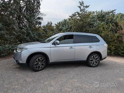 Usata Mitsubishi Outlander 150 CV (110 kW) 2015 Grigio SUV