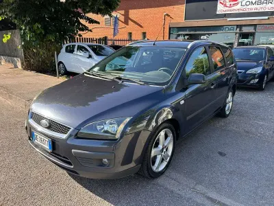 Usata Ford Focus Style 90 CV (66 kW) 2007 Grigio Station wagon