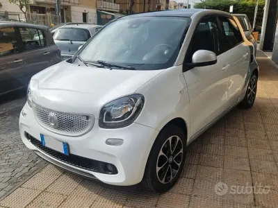 Usata Smart ForFour Passion 71 CV (52 kW) 2017 Bianco Utilitaria