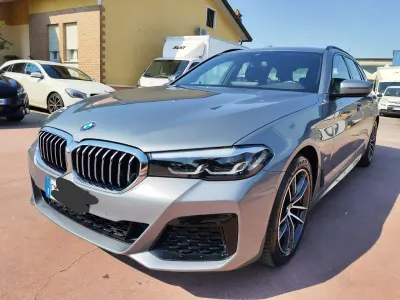 Usata BMW 520 190 CV (139 kW) 2022 Grigio Station wagon