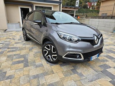 Usata Renault Captur 90 CV (66 kW) 2013 Grigio SUV