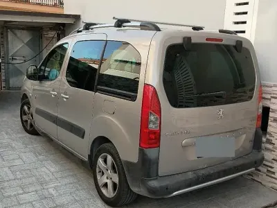 Usata Peugeot Partner 112 CV (82 kW) 2012 Grigio Monovolume