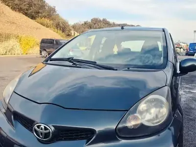 Usata Toyota Aygo Connect Style 68 CV (50 kW) 2011 Nero Utilitaria