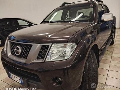 Usata Nissan Navara 190 CV (139 kW) 2012 Marrone Pick-up
