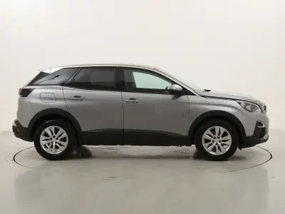 Usata Peugeot 3008 Business-Line 131 CV (96 kW) 2020 Argentoargento SUV
