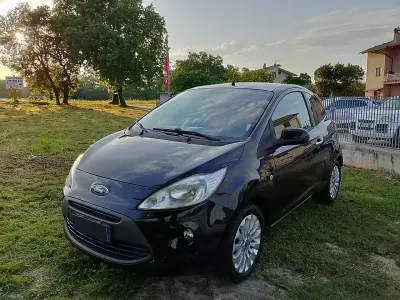 Begagnad Ford Ka Titanium 69 HK (50 kW) 2011 Svart Halvkombi