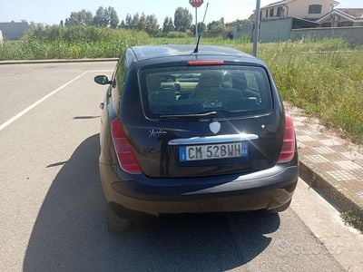 Usata Lancia Ypsilon 80 CV (58 kW) 2004 Nero Utilitaria