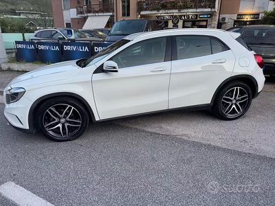Usata Mercedes GLA200 136 CV (100 kW) 2015 Bianco SUV