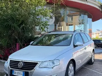 Usata VW Passat Comfortline 140 CV (102 kW) 2008 Grigio Station wagon