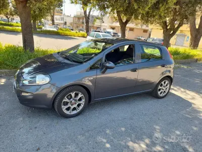 Usata Fiat Punto 95 CV (69 kW) 2016 Grigio Utilitaria