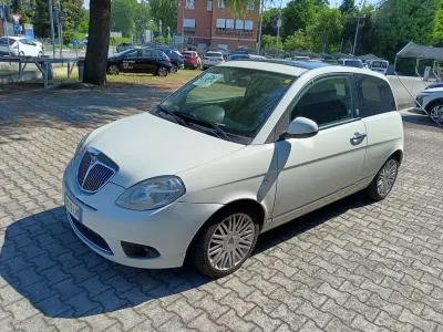 Usata Lancia Ypsilon Platinum 77 CV (56 kW) 2010 Bianco Utilitaria