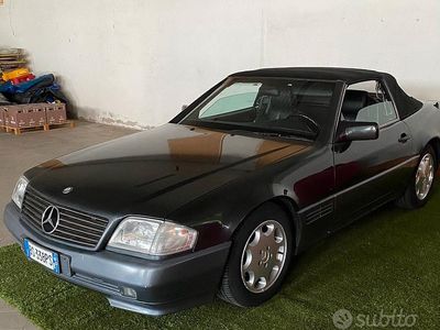 Begagnad Mercedes SL300 1991 Svart Cab