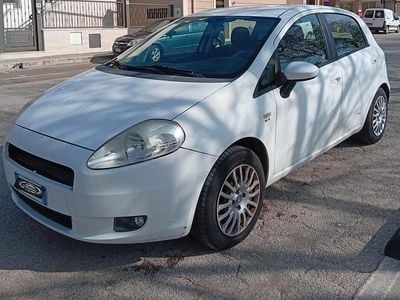 Usata Fiat Grande Punto Dynamic 75 CV (55 kW) 2008 Bianco Utilitaria