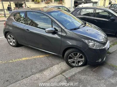 Usata Peugeot 208 Allure 68 CV (50 kW) 2014 Utilitaria