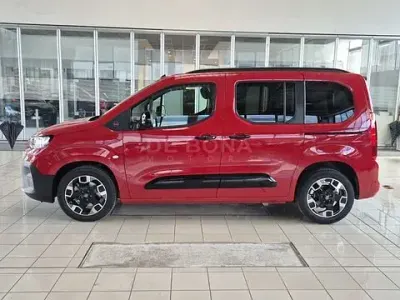 Nuova Fiat Qubo La Prima 130 CV (95 kW) 2026 (red) (pastello)