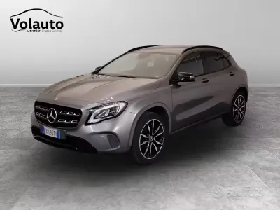 Usata Mercedes GLA200 136 CV (100 kW) 2019 Grigio SUV