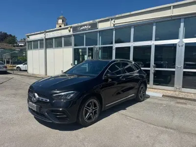 Usata Mercedes GLA200 AMG Line Premium 150 CV (110 kW) 2024 Nero SUV