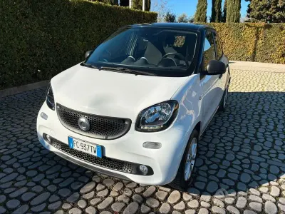 Usata Smart ForFour Passion 71 CV (52 kW) 2016 Bianco Utilitaria