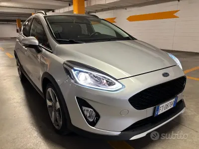 Usata Ford Fiesta Active 86 CV (63 kW) 2019 Grigio Utilitaria