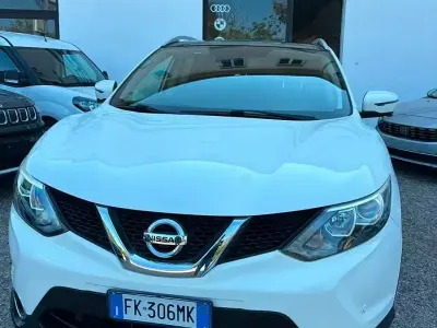 Usata Nissan Qashqai N-Connecta 110 CV (80 kW) 2017 Bianco SUV