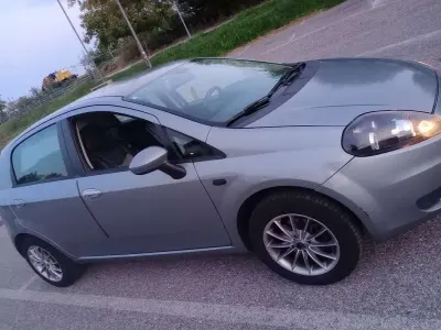 Usata Fiat Grande Punto Dynamic 65 CV (47 kW) 2006 Grigio Utilitaria