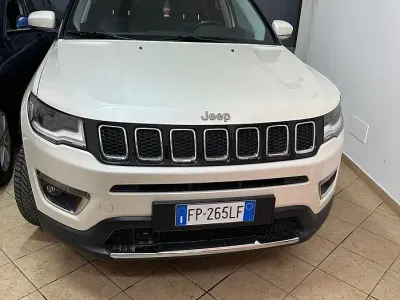 Usata Jeep Compass Limited 140 CV (102 kW) 2018 Bianco SUV