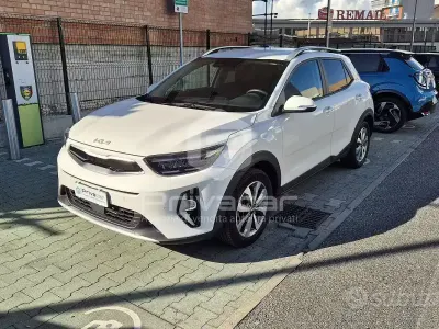 Usata Kia Stonic Urban 84 CV (61 kW) 2023 Bianco SUV