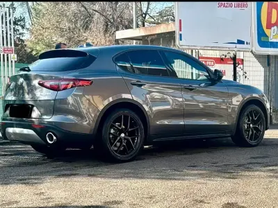 Usata Alfa Romeo Stelvio Business 190 CV (139 kW) 2020 SUV