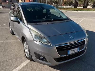 Usata Peugeot 5008 115 CV (84 kW) 2014 Grigio Monovolume