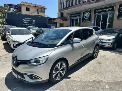 Usata Renault Scénic IV Intens 110 CV (80 kW) 2019 Argento Monovolume