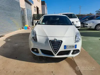 Usata Alfa Romeo Giulietta 120 CV (88 kW) 2013 Bianco Utilitaria
