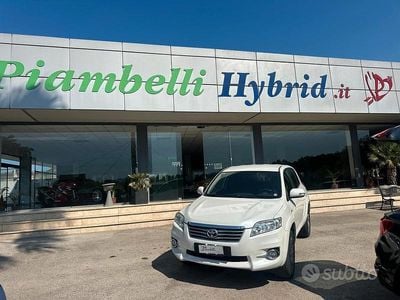 Usata Toyota RAV4 Executive 150 CV (110 kW) 2010 Bianco SUV