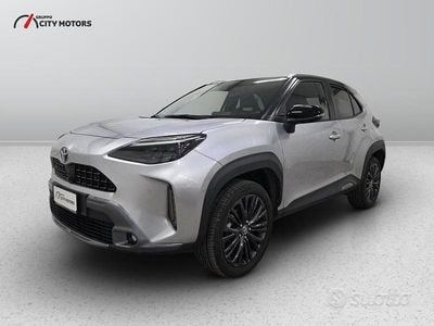 Usata Toyota Yaris Cross 116 CV (85 kW) 2022 Silver met & black SUV