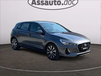 Usata Hyundai i30 Comfort 110 CV (80 kW) 2017 Grigio metallizzato Berlina