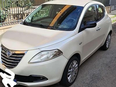 Usata Lancia Ypsilon Silver 95 CV (69 kW) 2012 Bianco Utilitaria