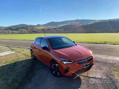 Usata Opel Corsa-e Elegance 100 kW (136 CV) 2021 Arancione Utilitaria