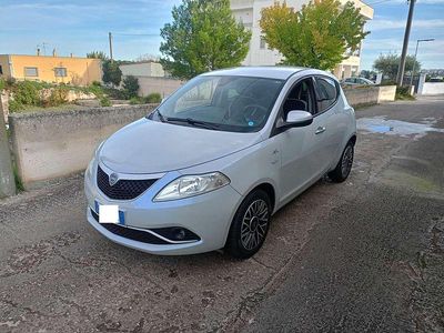 Usata Lancia Ypsilon S 95 CV (69 kW) 2017 Argento Utilitaria