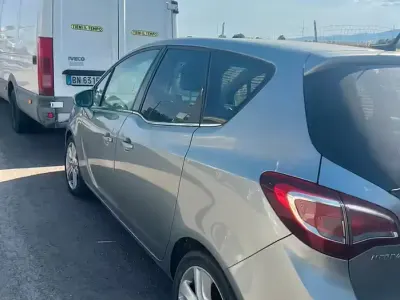 Usata Opel Meriva 110 CV (80 kW) 2014 Grigio Monovolume