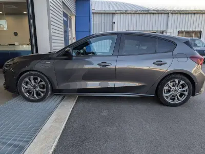 Usata Ford Focus ST-Line X 120 CV (88 kW) 2022 Grigio Berlina