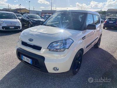 Usata Kia Soul Active 128 CV (94 kW) 2011 Beige SUV