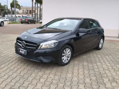 Usata Mercedes A180 109 CV (80 kW) 2013 Nero Berlina
