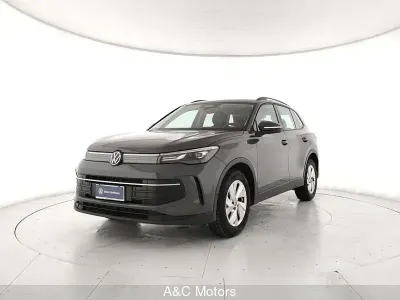 Usata VW Tiguan Life 150 CV (110 kW) 2025 Grigio SUV