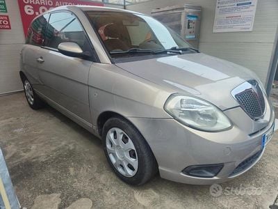 Usata Lancia Ypsilon 60 CV (44 kW) 2008 Grigio Utilitaria