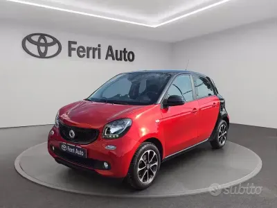 Usata Smart ForFour Passion 71 CV (52 kW) 2016 Rosso Utilitaria