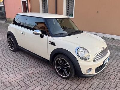 Usata Mini Cooper D 90 CV (66 kW) 2011 Beige Utilitaria