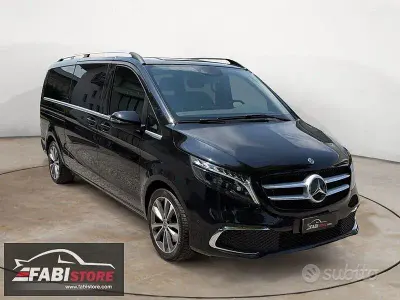 Usata Mercedes V250 Premium 190 CV (139 kW) 2024 Nero Monovolume