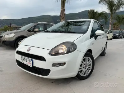 Usado Fiat Punto 75 CV (55 kW) 2013 Blanco Utilitario
